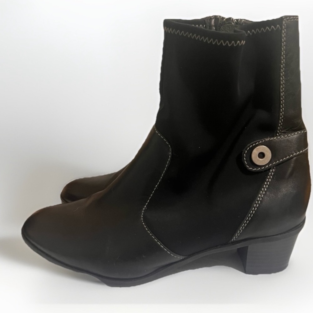 Cloudwalkers Vintage Black Leather and Fabric Ankle Boot Silver Accents